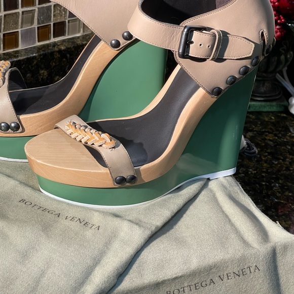 Bottega Veneta Shoes | Bottega Veneta Platform Wedge | Color: Taupe/ Lime Sz. 8 - Picture 14 of 15